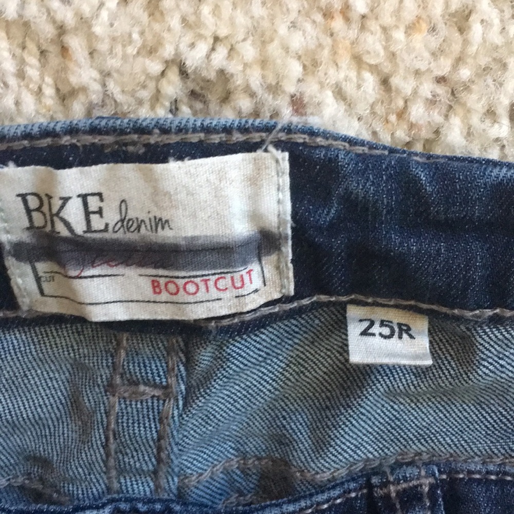 BKE Stella jeans size 25 R distressed Boot cut - Picture 3 of 4